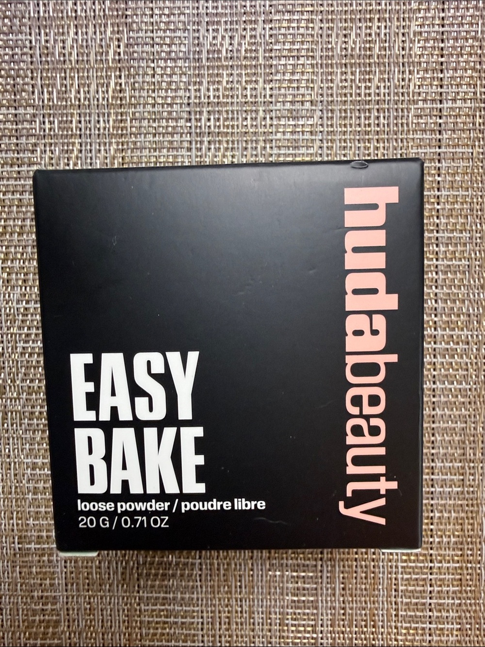 Huda Beauty Easy Bake Loose Powder